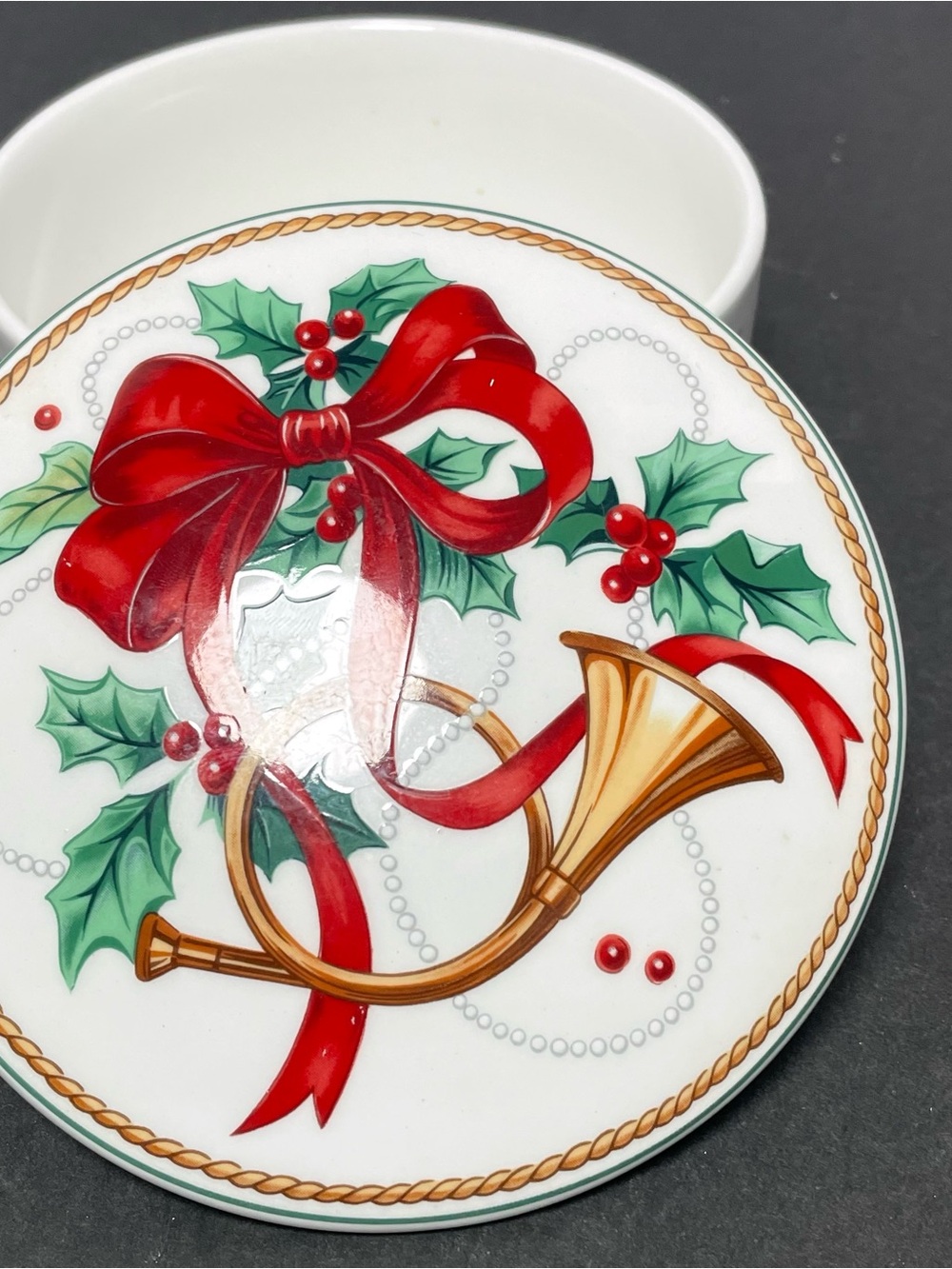 Mikasa Holiday Horn Ceramic Trinket Box – Red & Green